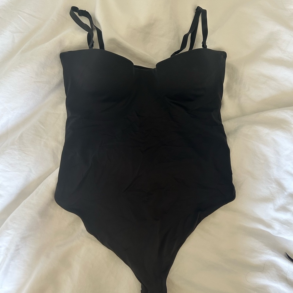 COPY - SKIMS contour lift bodysuit